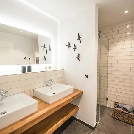 Forestry Chic Flat With And Forest View *