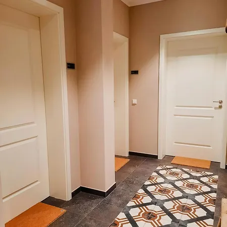 Σπίτι διακοπών Forestry Chic Flat With And Forest View