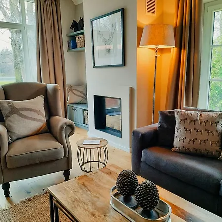 Σπίτι διακοπών Forestry Chic Flat With And Forest View *